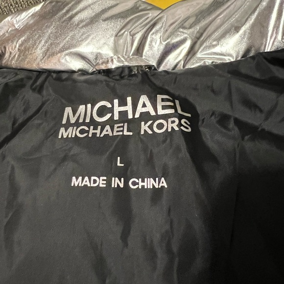 Michael Kors Belted metallic puffer Jacket - Picture 8 of 8